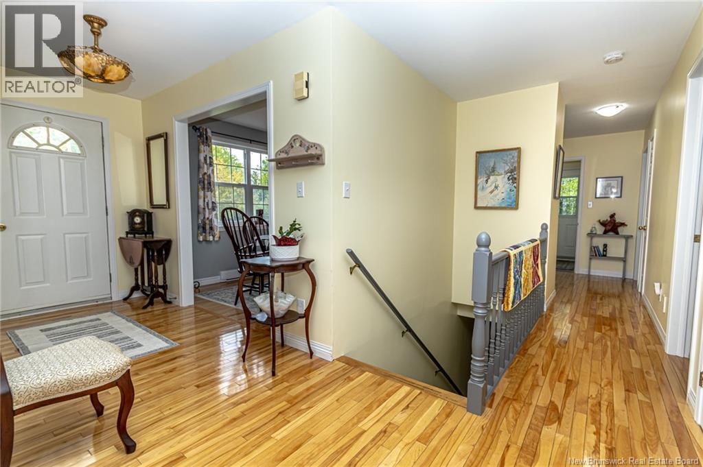 96 Lakeview Avenue - 13