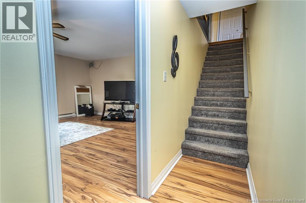 96 Lakeview Avenue - 20