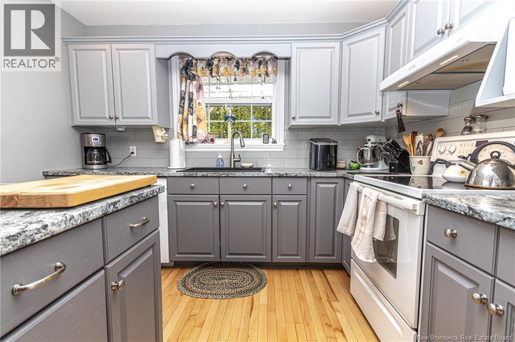 96 Lakeview Avenue - 8