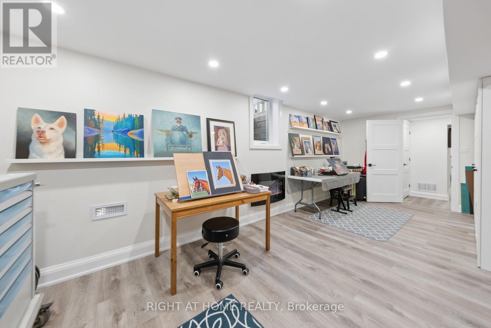 33 WELLINGTON HEIGHTS COURT - 38