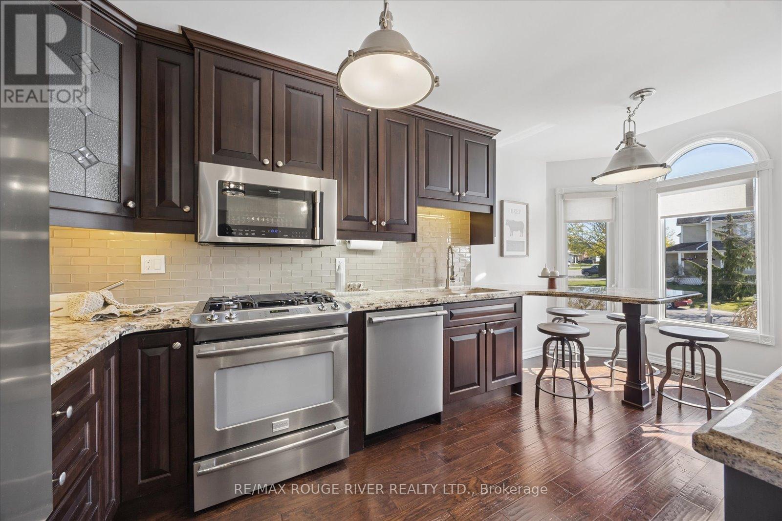 8 ROSEMARIE CRESCENT - 4