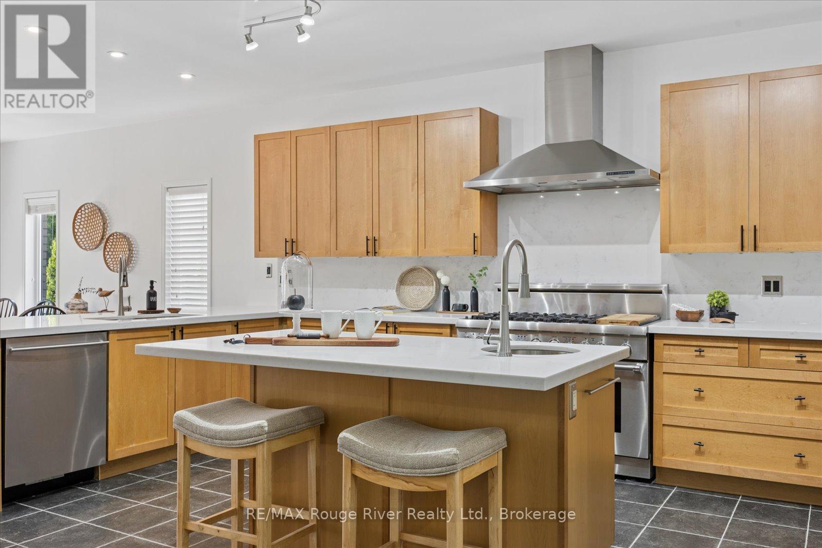 41 LEITHRIDGE CRESCENT - 13