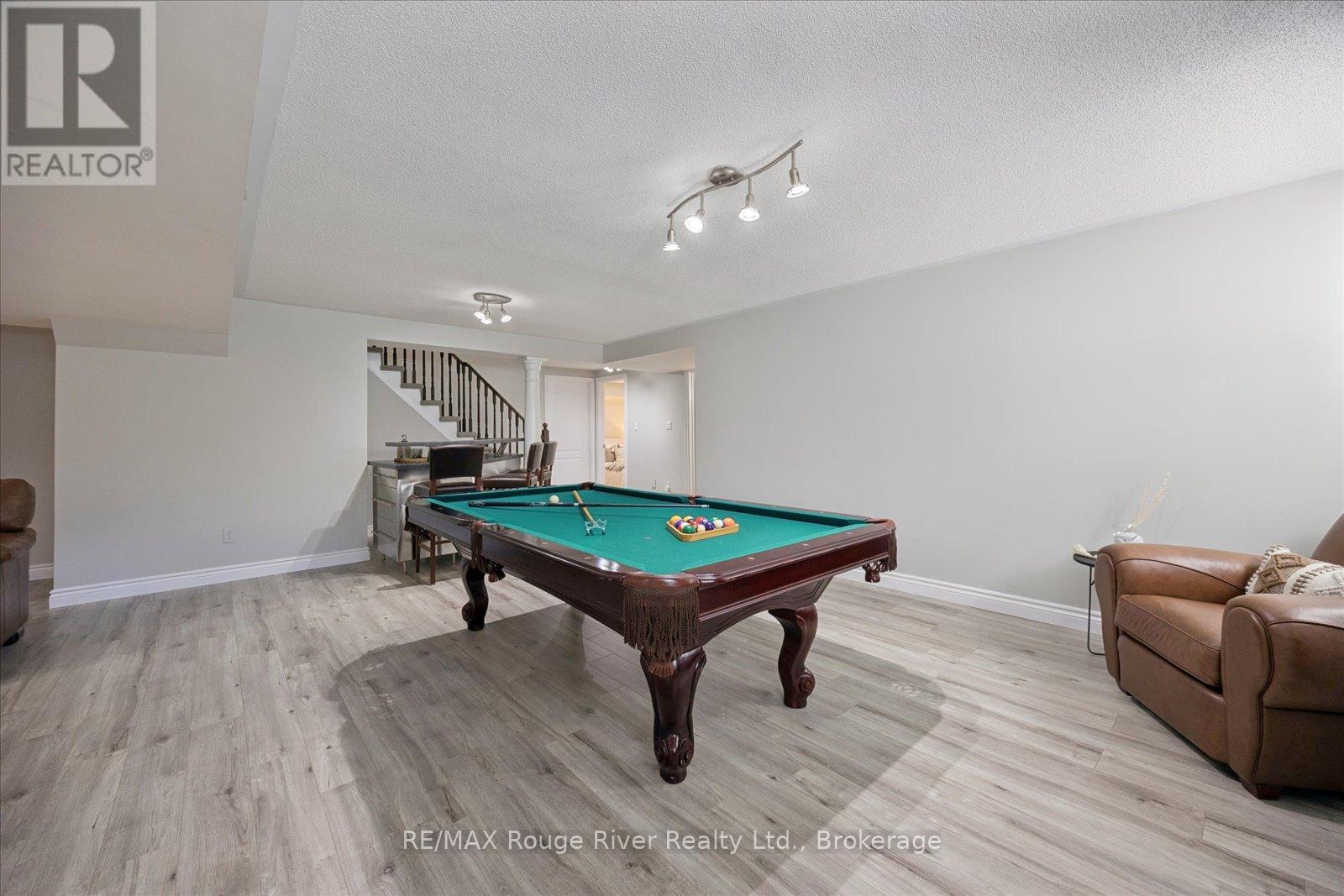 41 LEITHRIDGE CRESCENT - 26