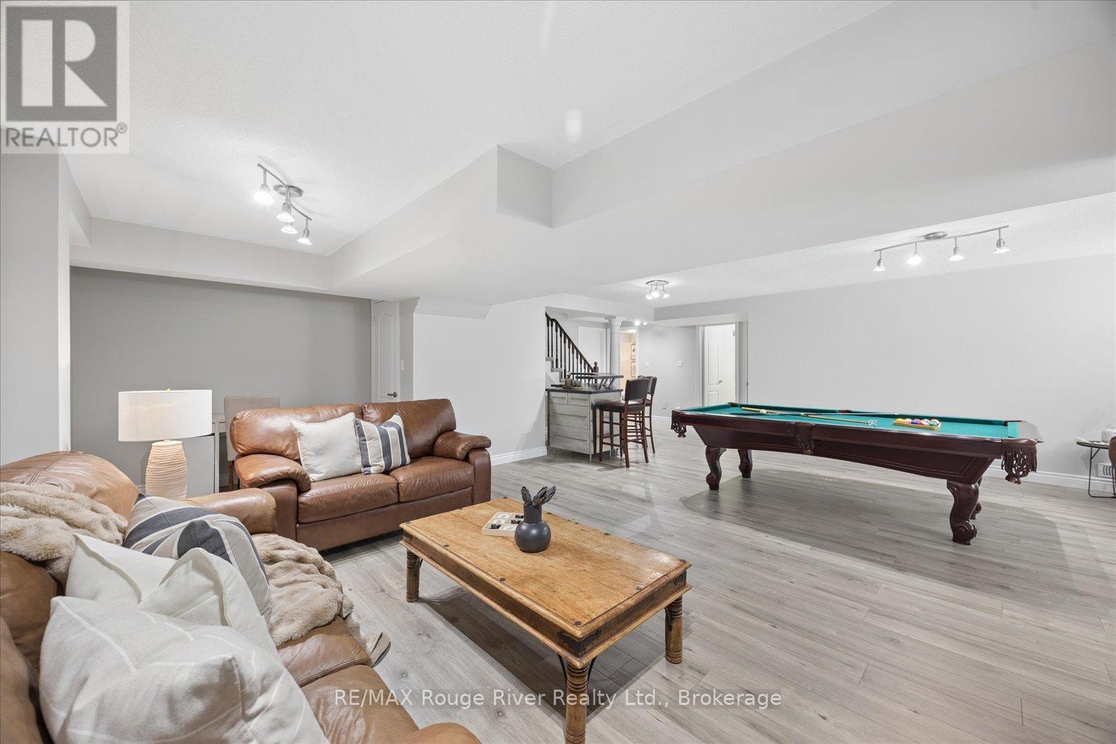 41 LEITHRIDGE CRESCENT - 28