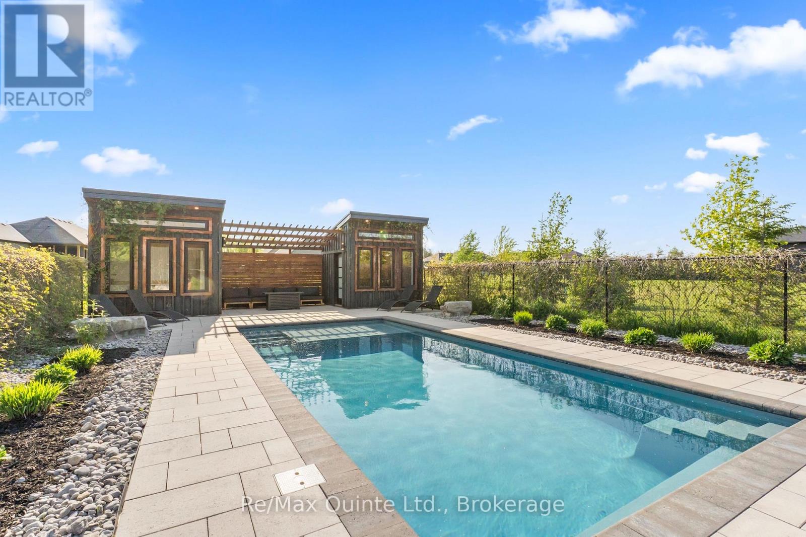 68 HIDDENVALLEY DRIVE - 46
