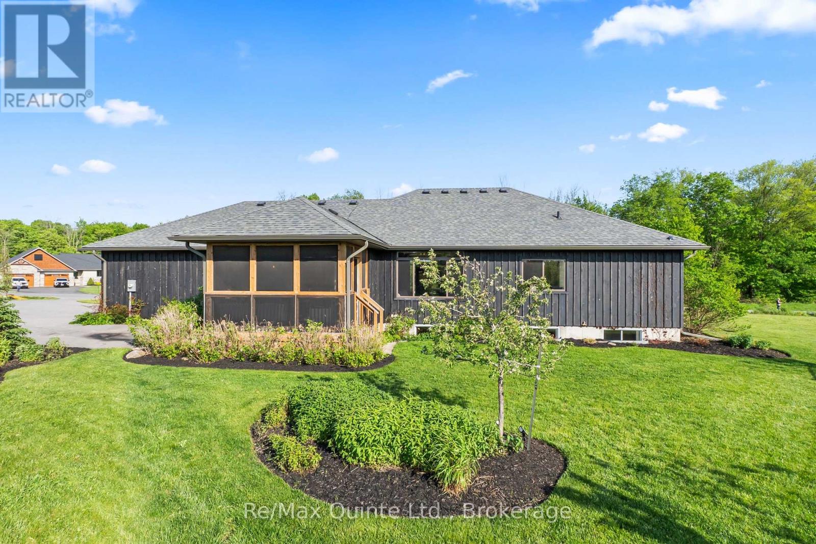 68 HIDDENVALLEY DRIVE - 49