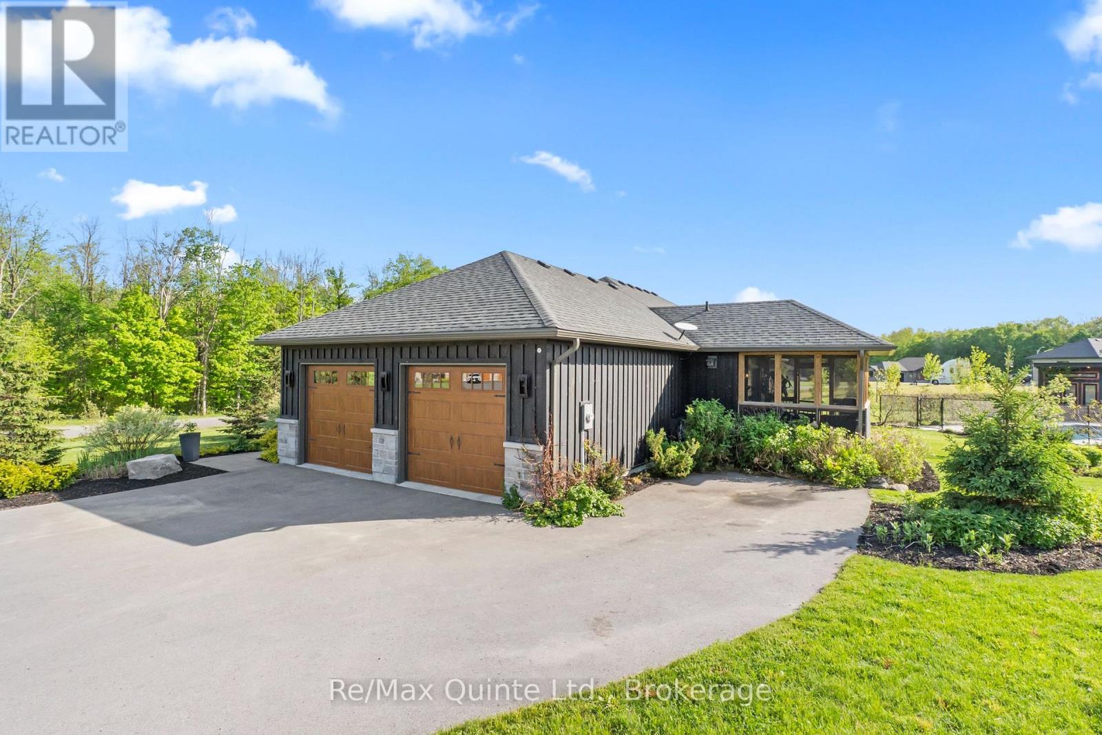 68 HIDDENVALLEY DRIVE - 7