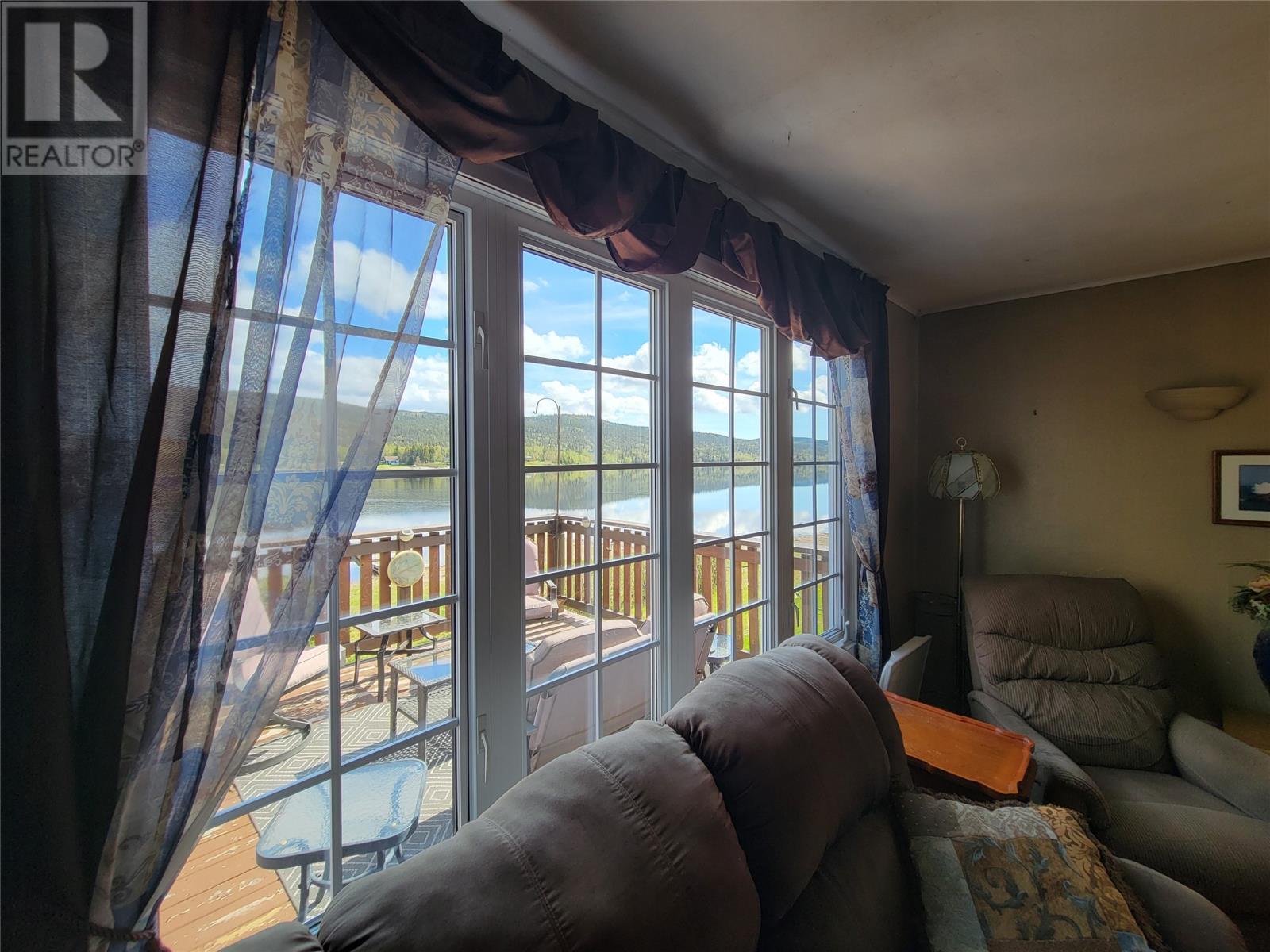 16D Pondview Road - 12