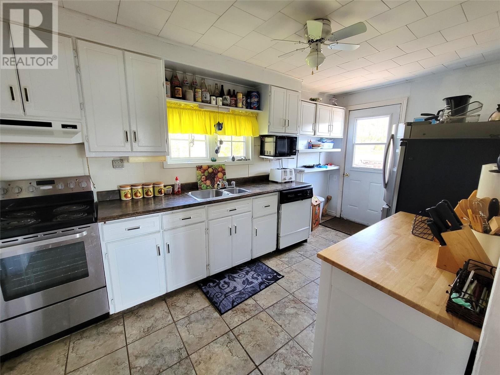 16D Pondview Road - 13