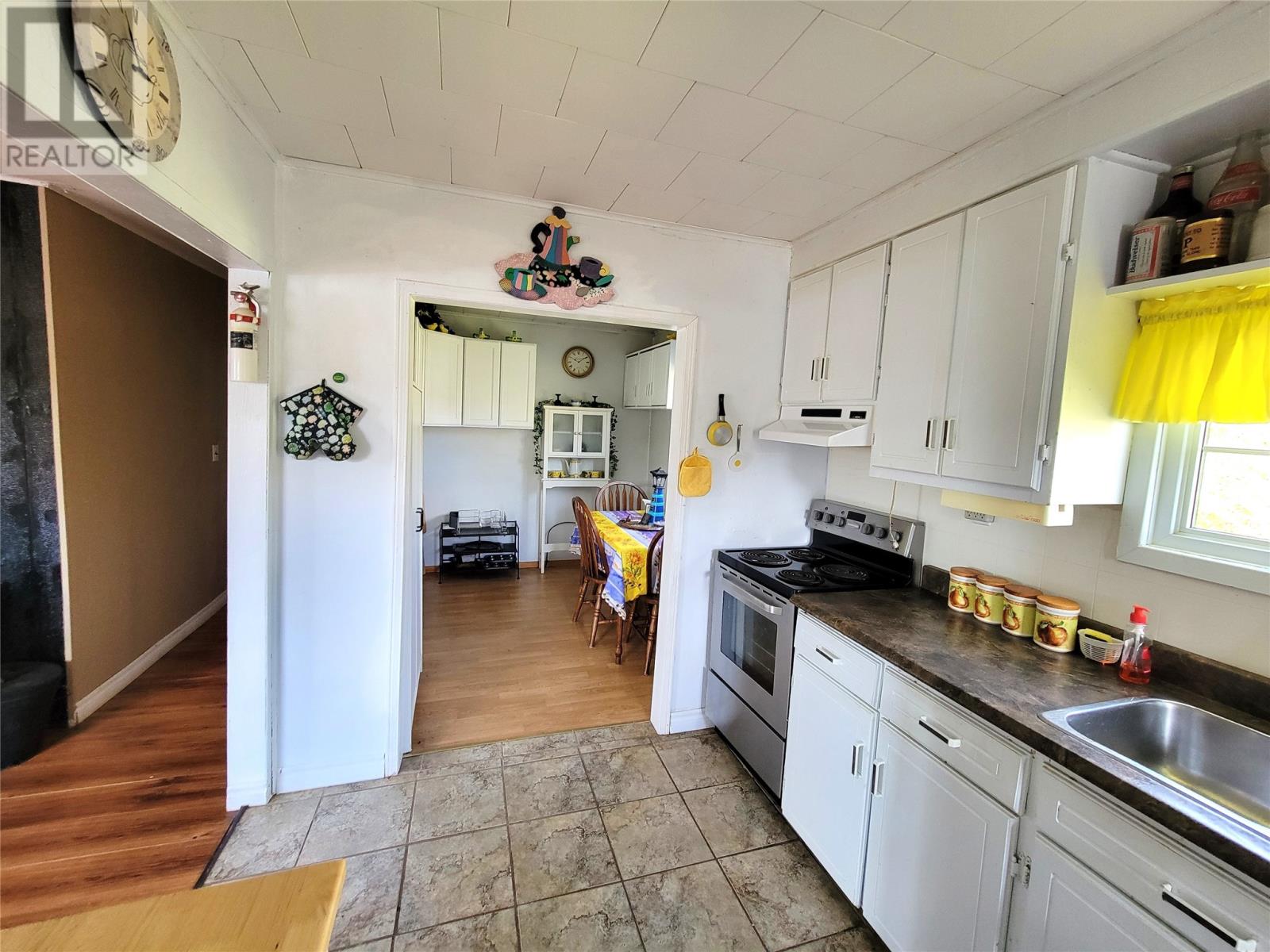 16D Pondview Road - 14