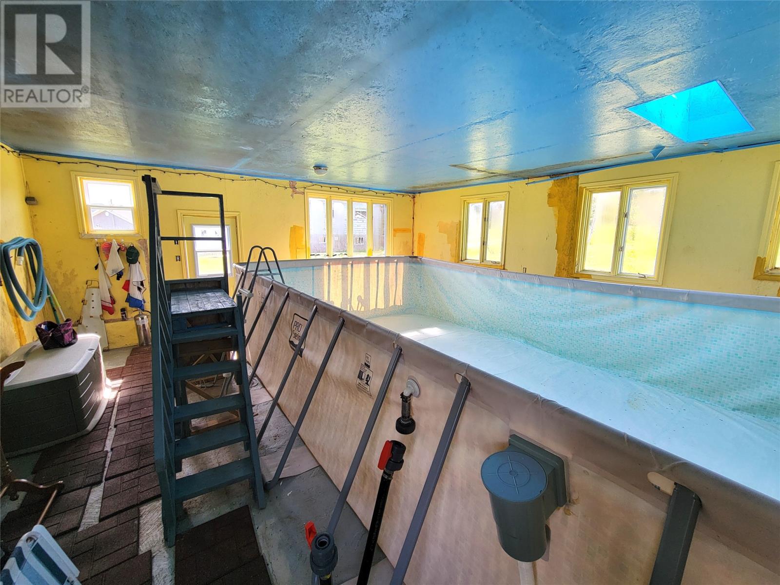16D Pondview Road - 23