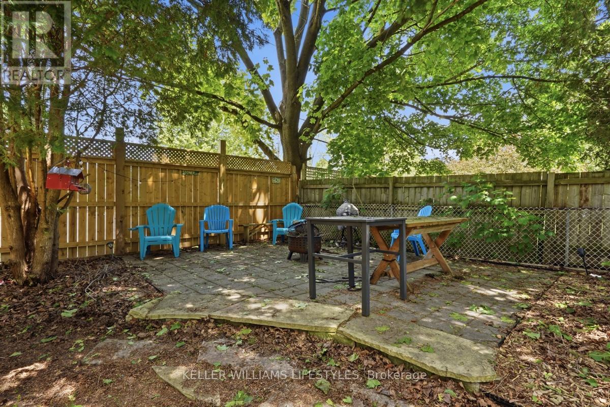 18 FAIRLANE CRESCENT - 13