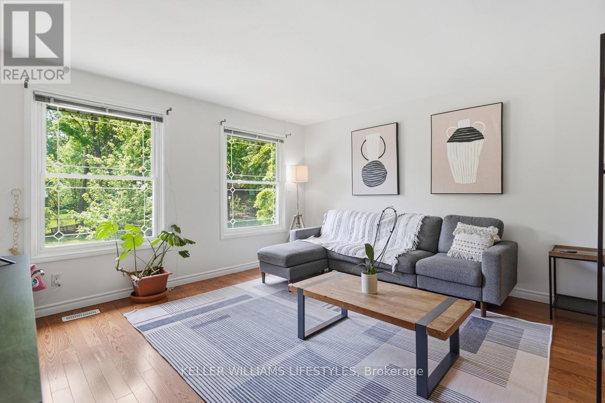 18 FAIRLANE CRESCENT - 16