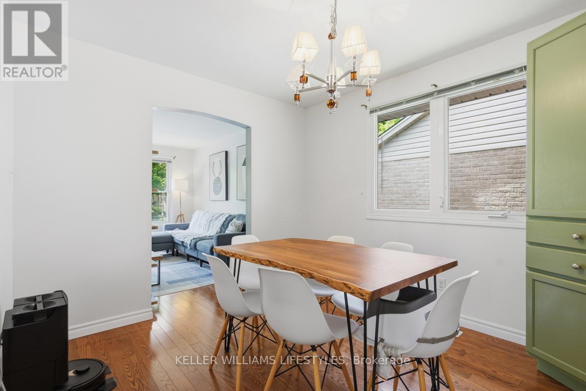 18 FAIRLANE CRESCENT - 21