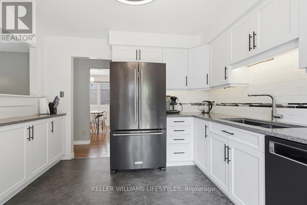 18 FAIRLANE CRESCENT - 25