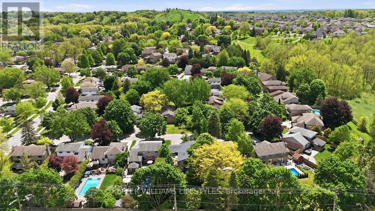18 FAIRLANE CRESCENT - 47