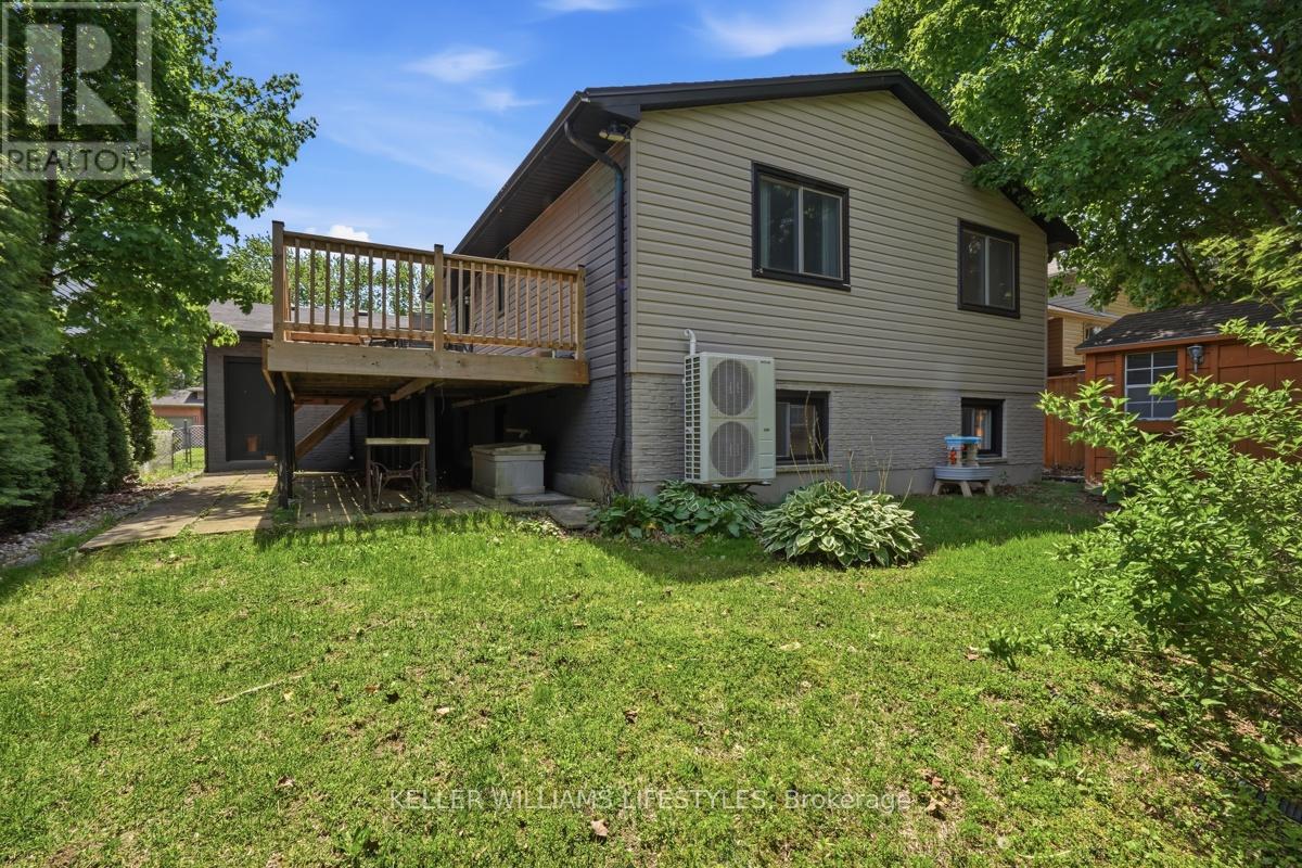 18 FAIRLANE CRESCENT - 9