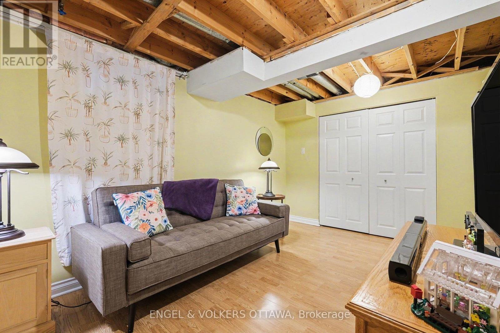 37 GENTLE GATE CRESCENT - 26