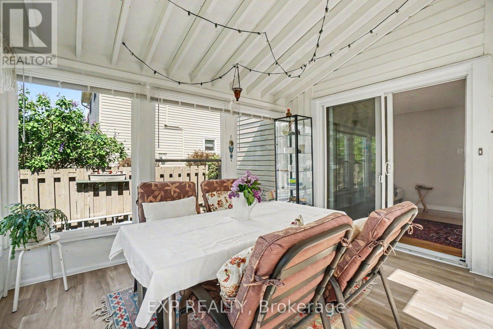 1104 CHATEAU CRESCENT - 18