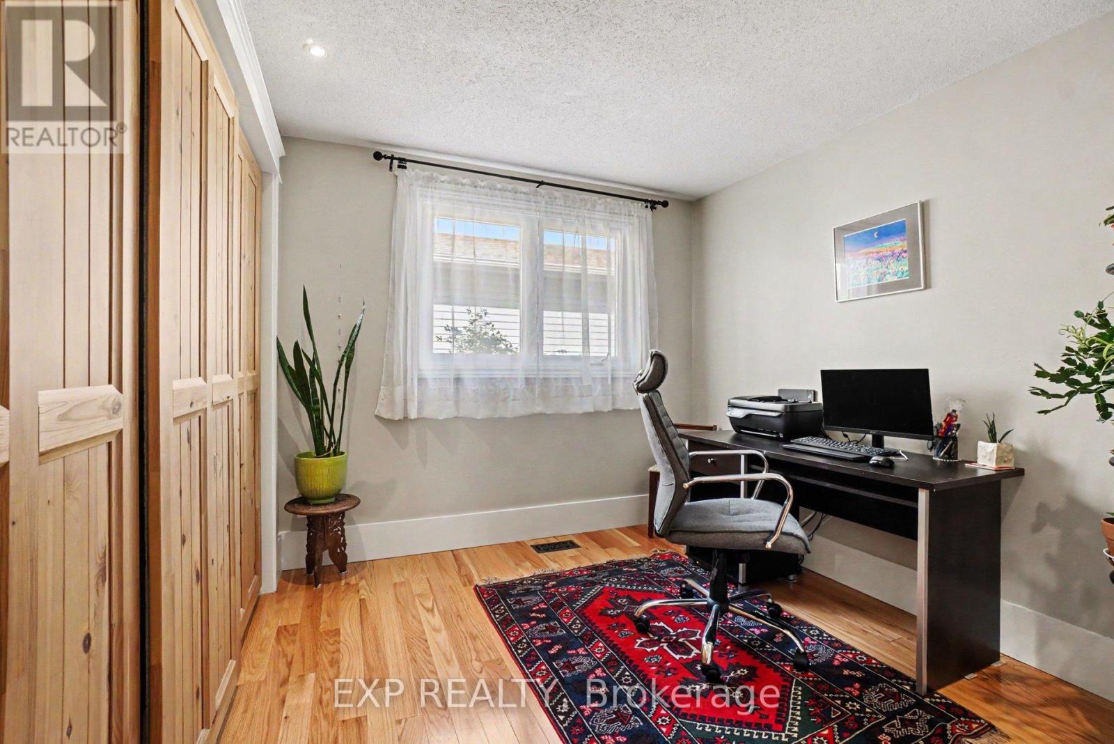 1104 CHATEAU CRESCENT - 24