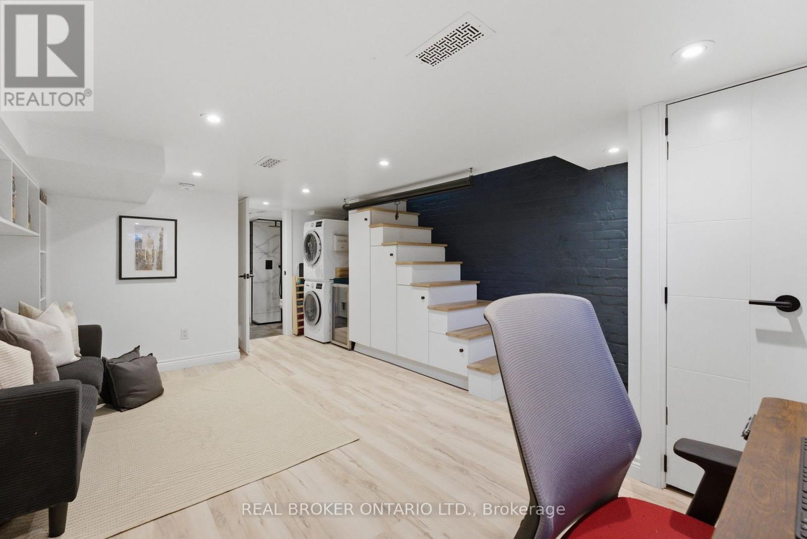 833 SAMMON AVENUE - 21