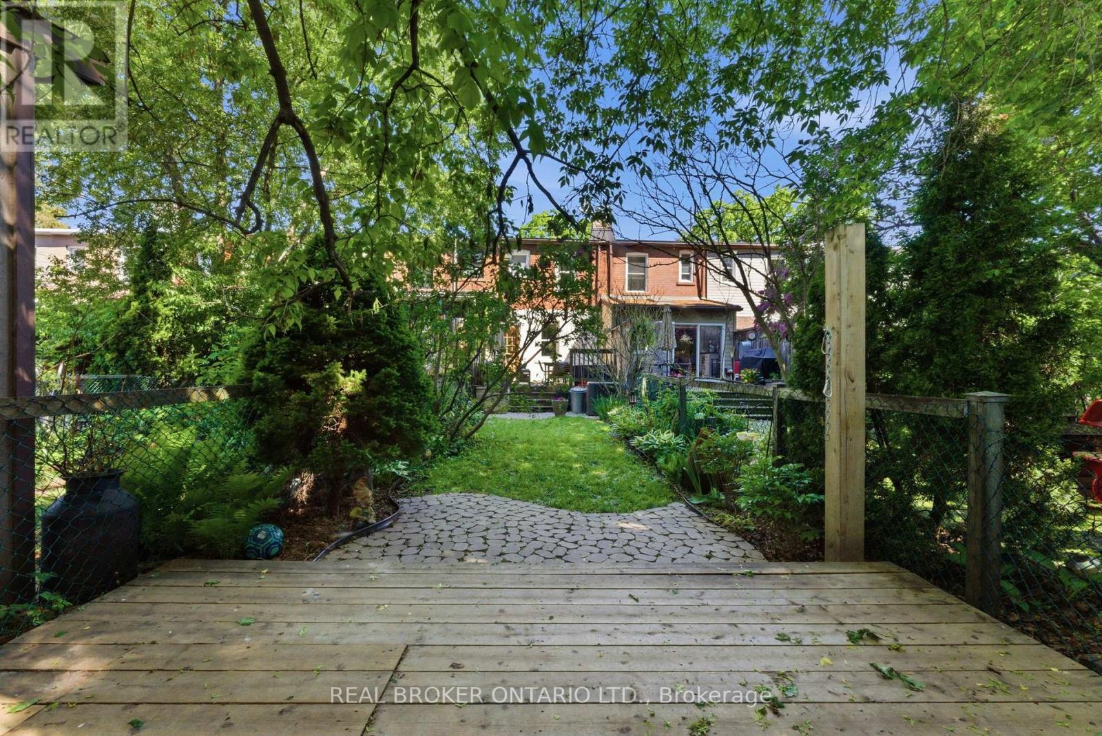 833 SAMMON AVENUE - 32
