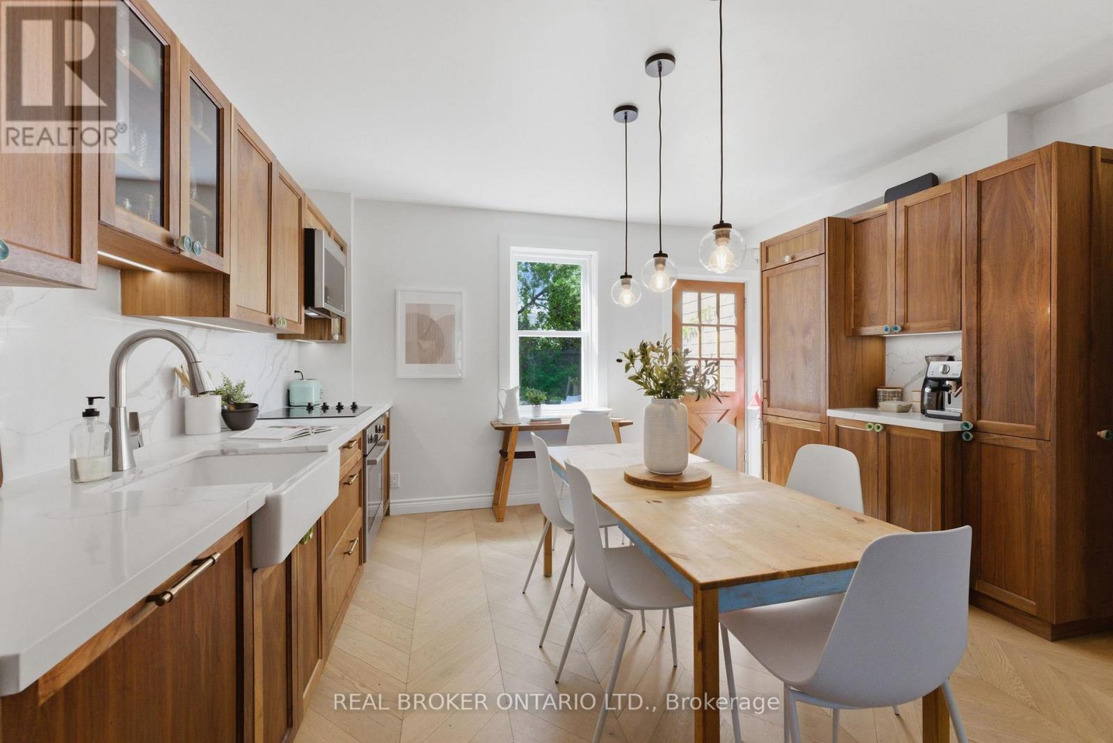 833 SAMMON AVENUE - 9