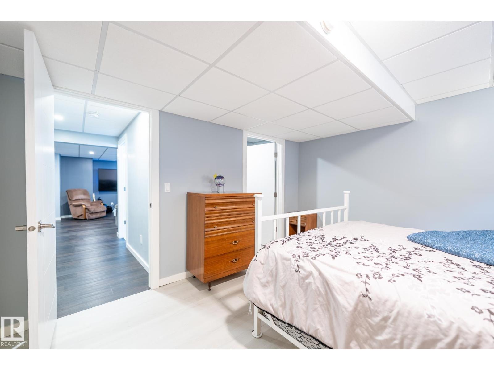 1124 161 ST SW - 39