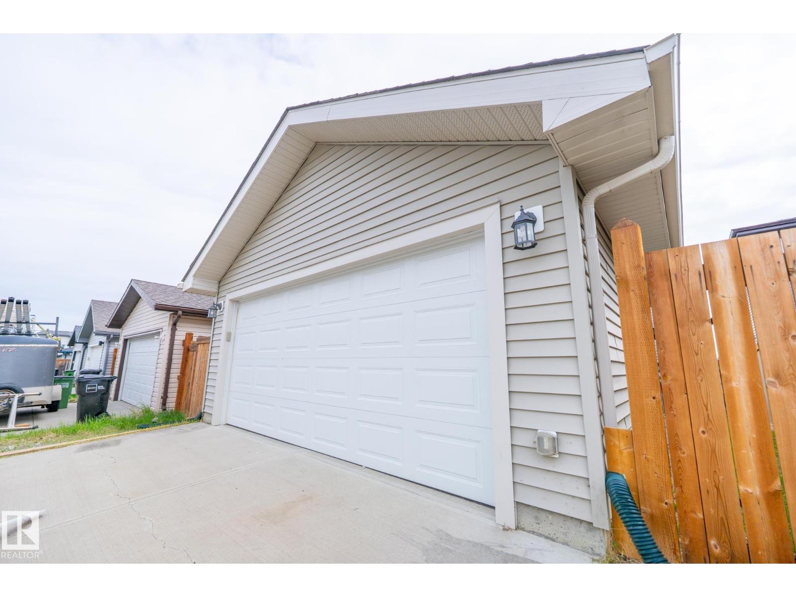 1124 161 ST SW - 50
