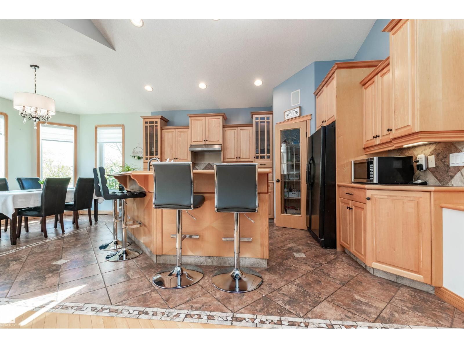 7229 161B AV NW - 12