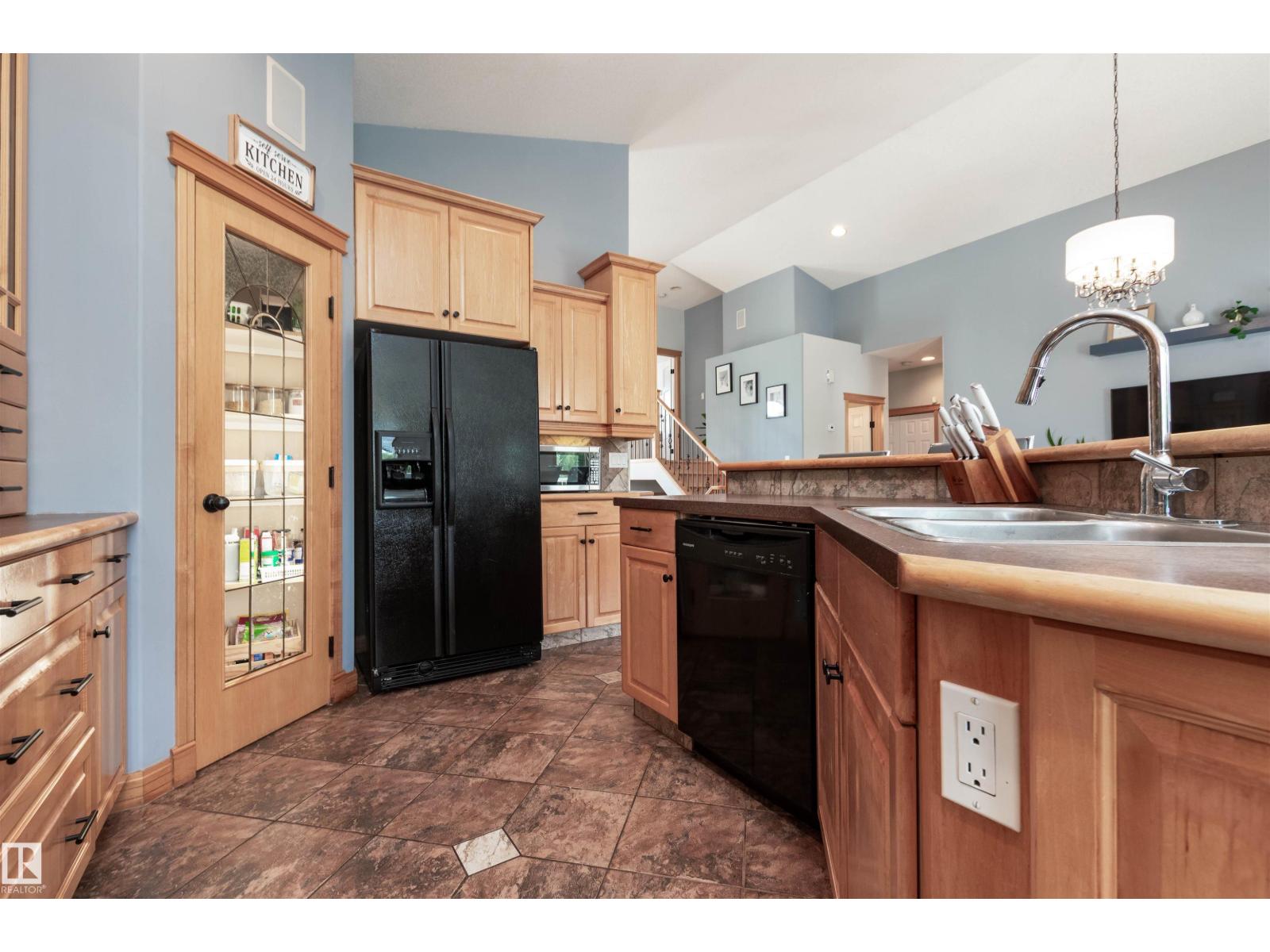 7229 161B AV NW - 14