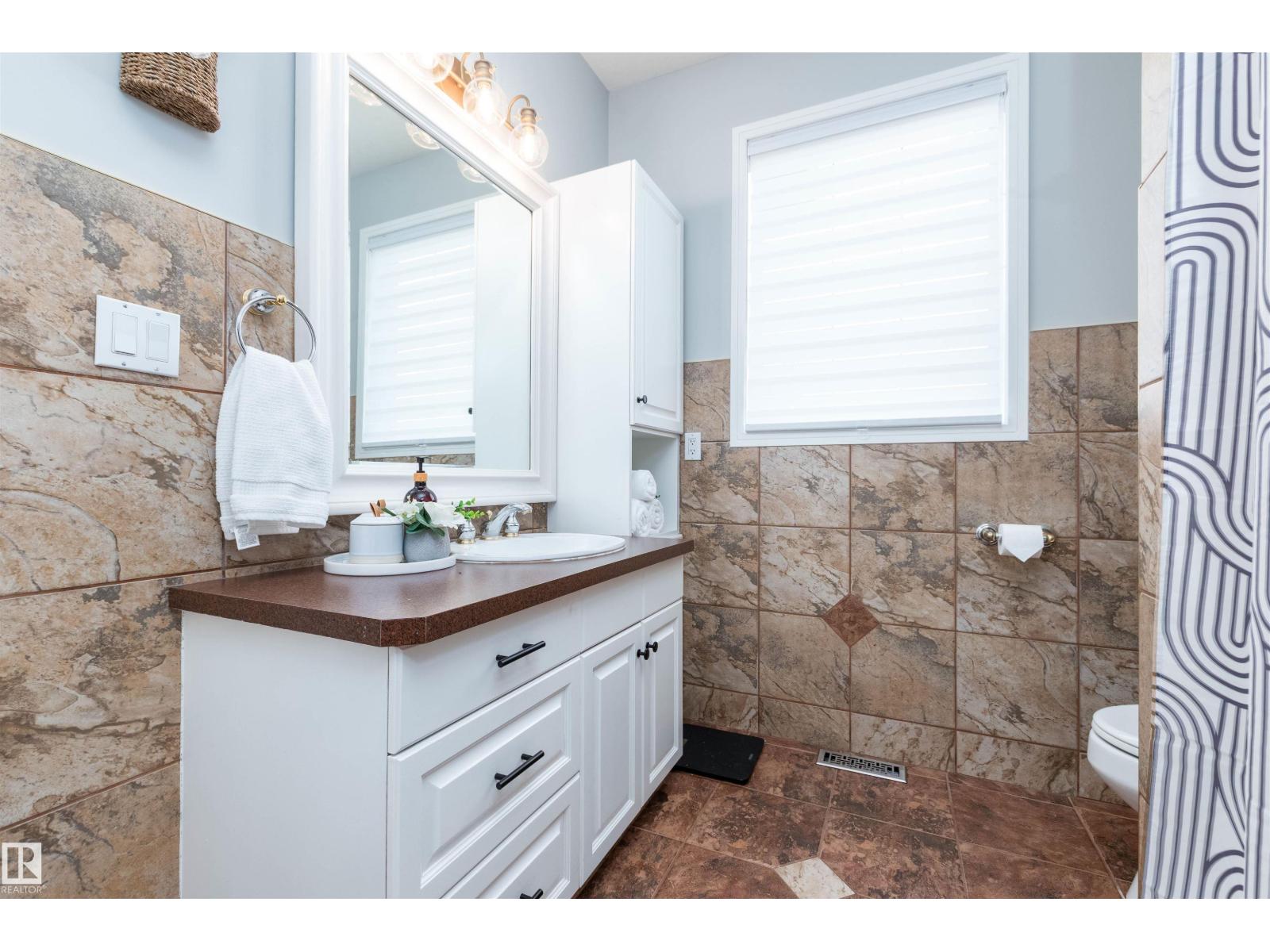 7229 161B AV NW - 29