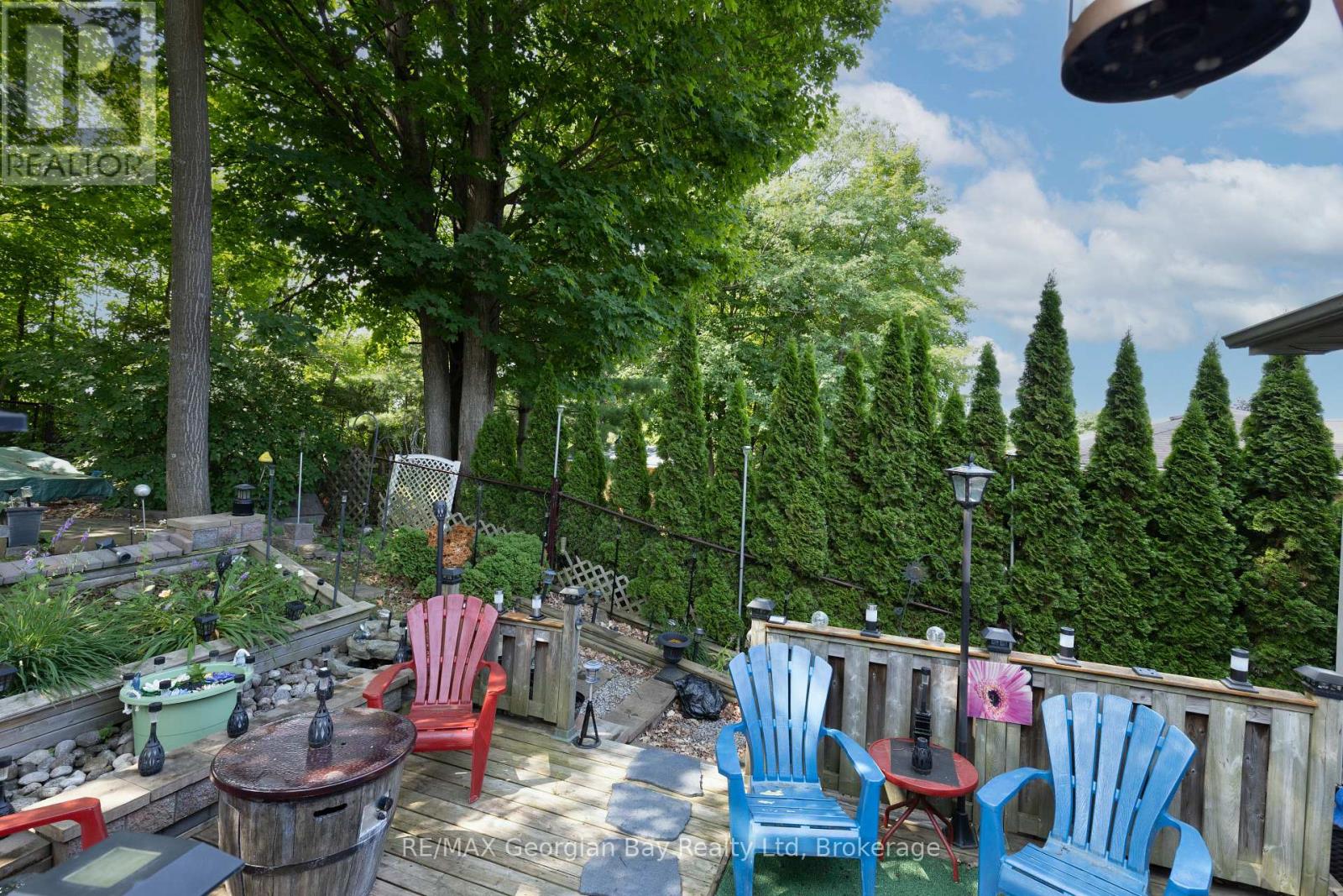33 ANDERSON CRESCENT - 31