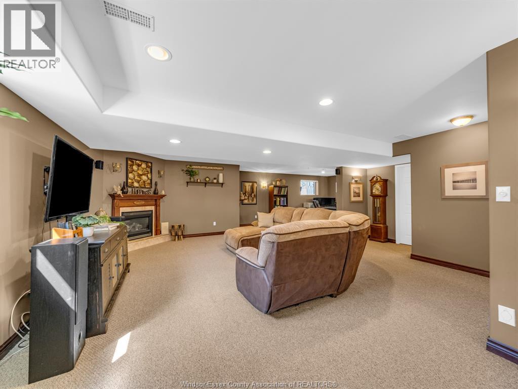 2357 LONGFELLOW - 20