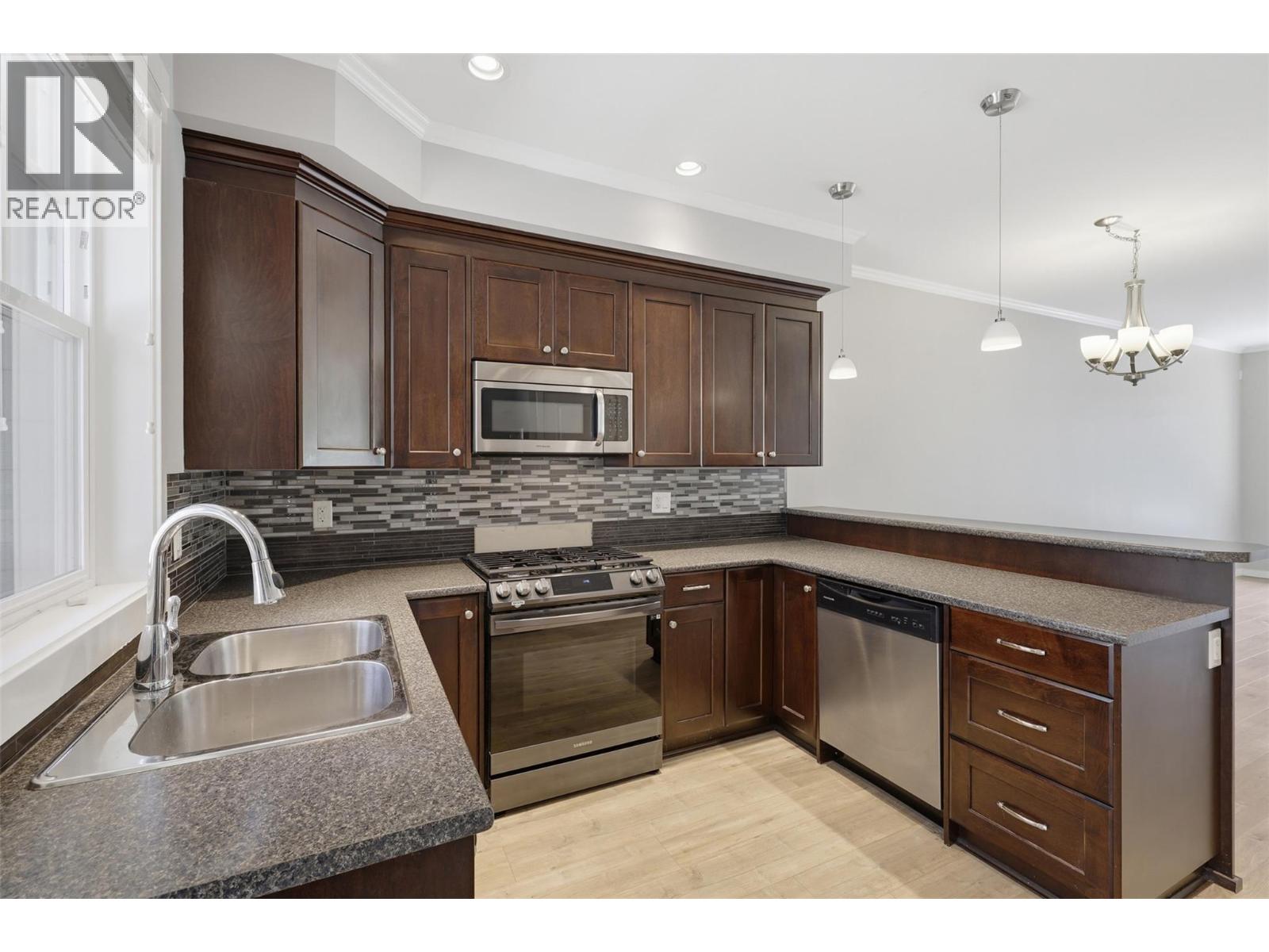 #44 2860 Valleyview Drive Drive - 16