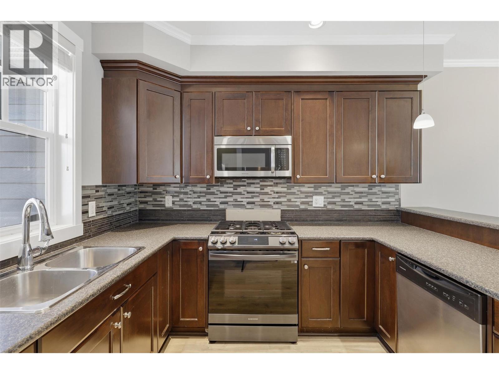 #44 2860 Valleyview Drive Drive - 12