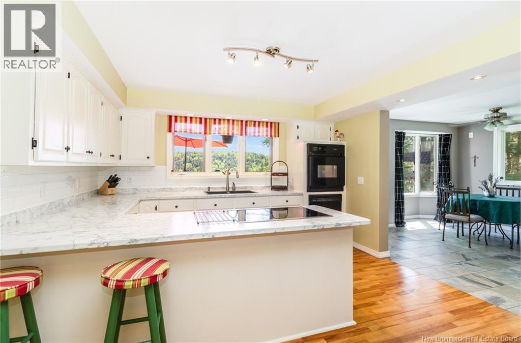 98 Woodbine Lane - 15