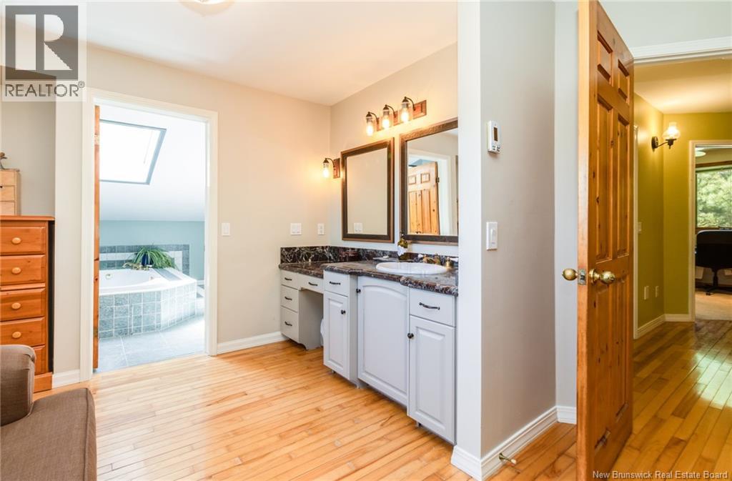 98 Woodbine Lane - 32