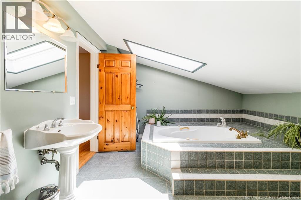 98 Woodbine Lane - 34