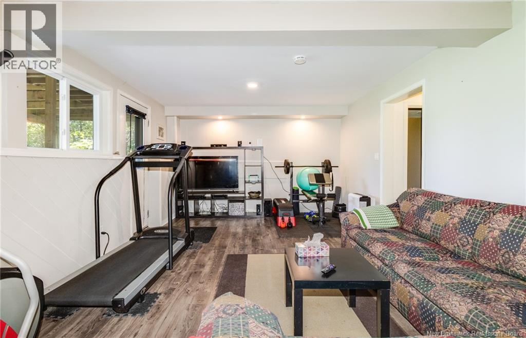 98 Woodbine Lane - 43