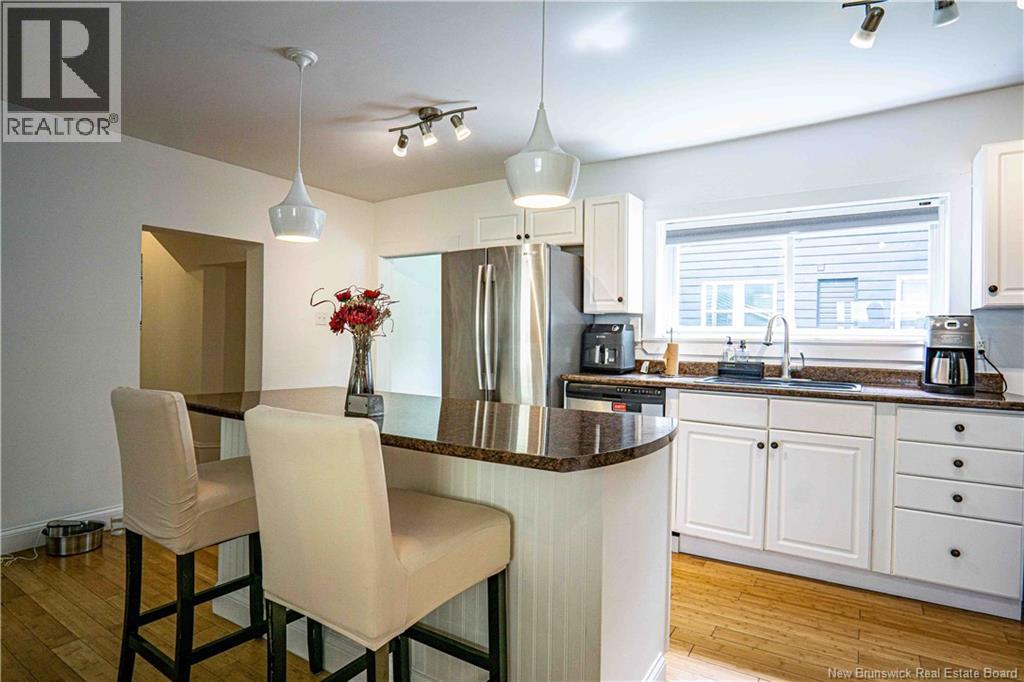576 Charlotte Street - 17