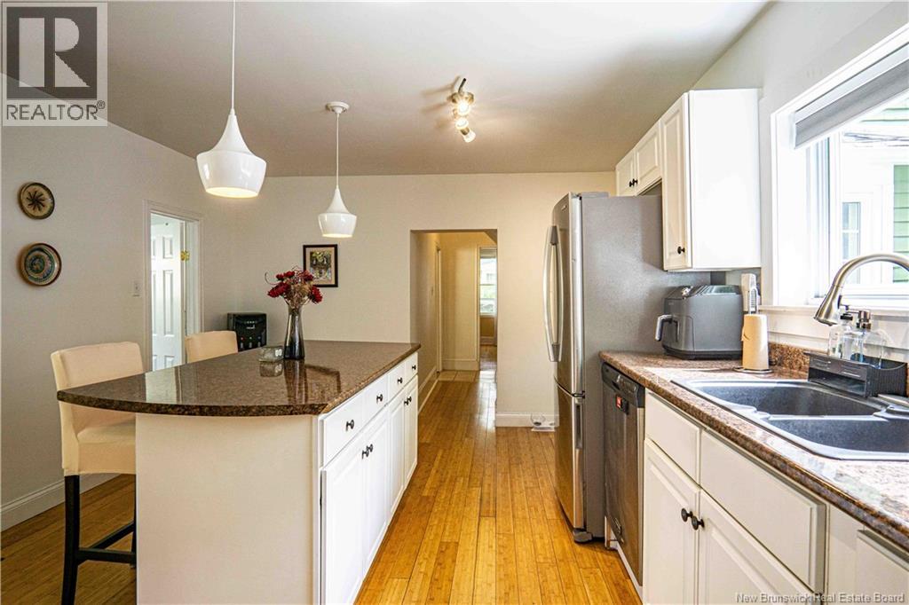 576 Charlotte Street - 18