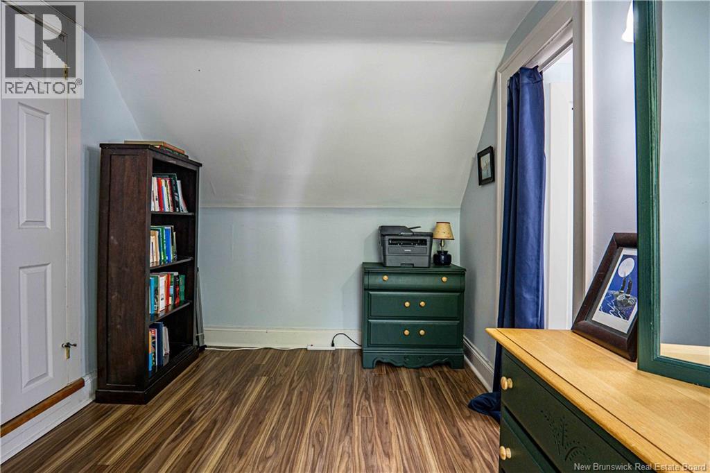 576 Charlotte Street - 27