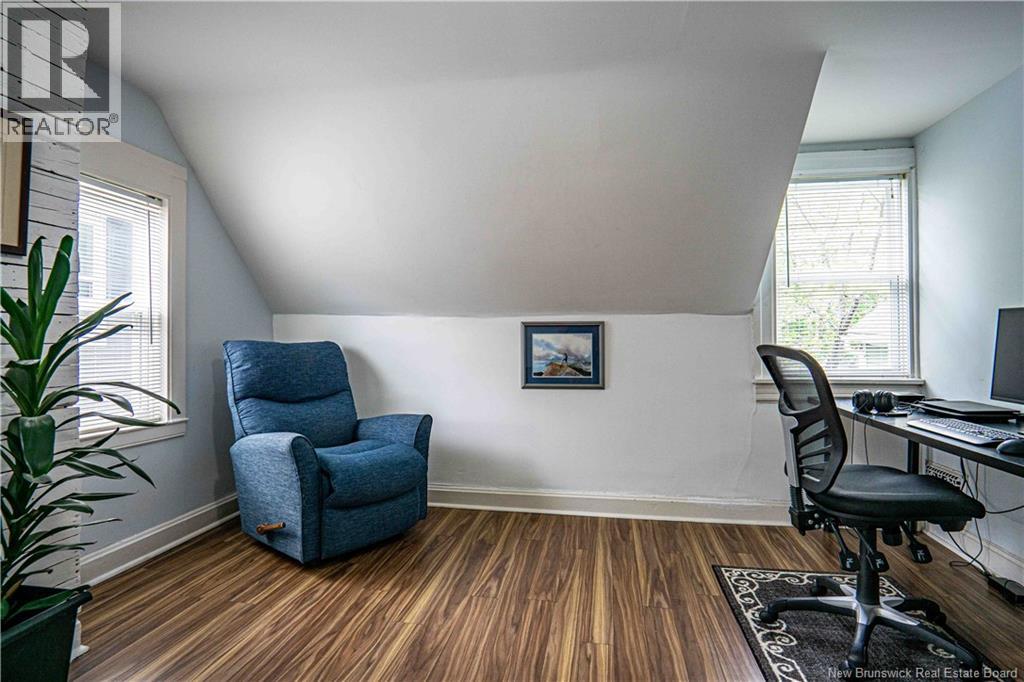 576 Charlotte Street - 29