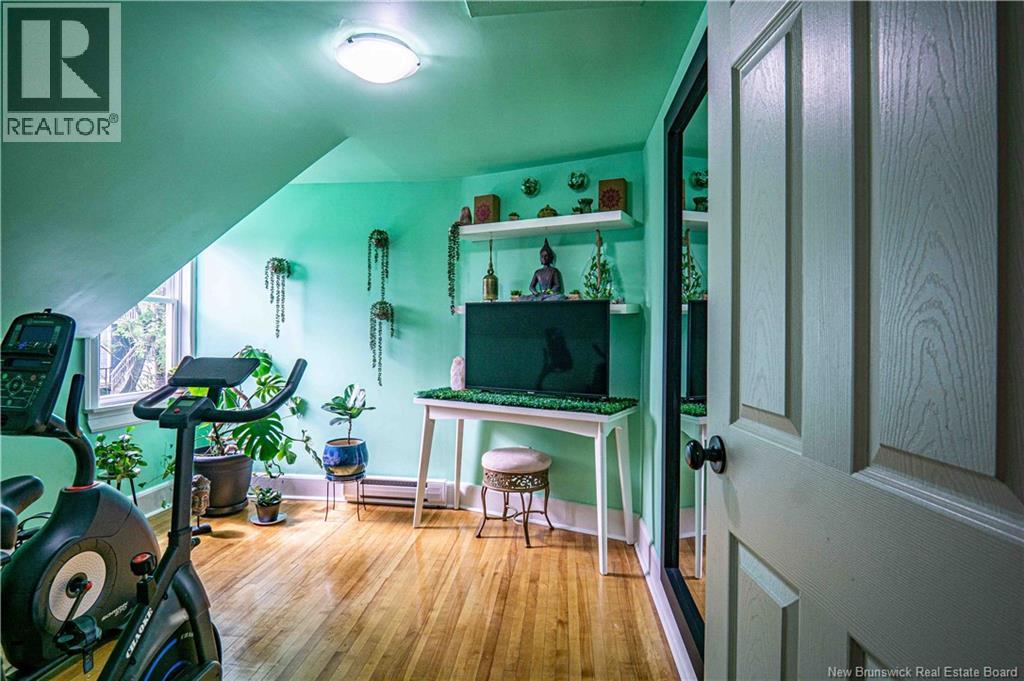 576 Charlotte Street - 38