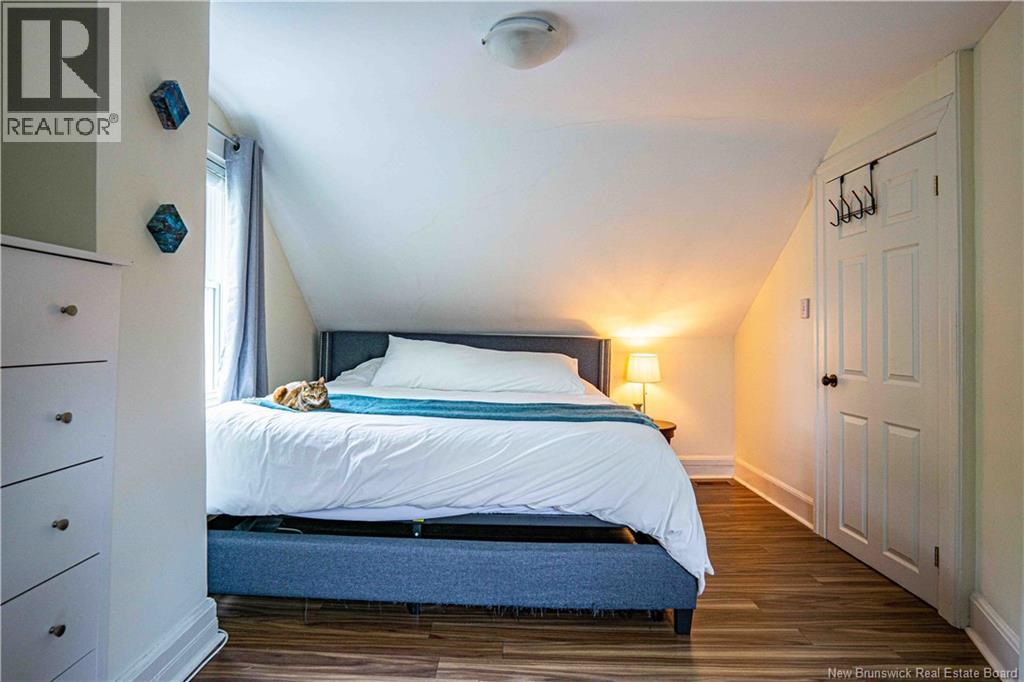 576 Charlotte Street - 44
