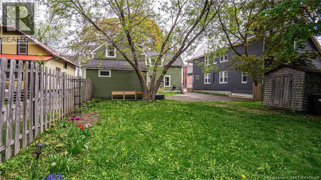 576 Charlotte Street - 48