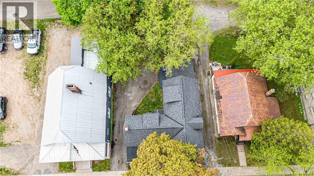576 Charlotte Street - 49