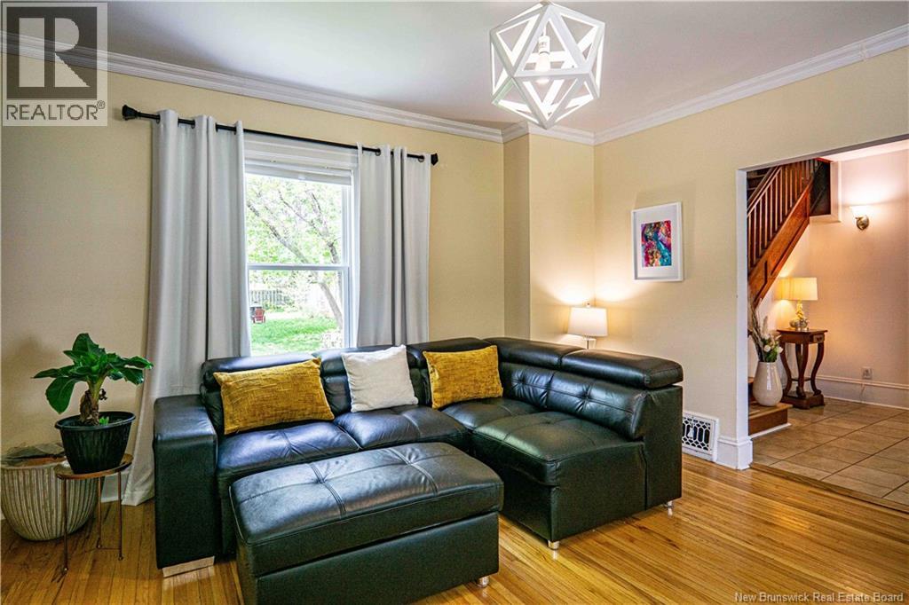 576 Charlotte Street - 6