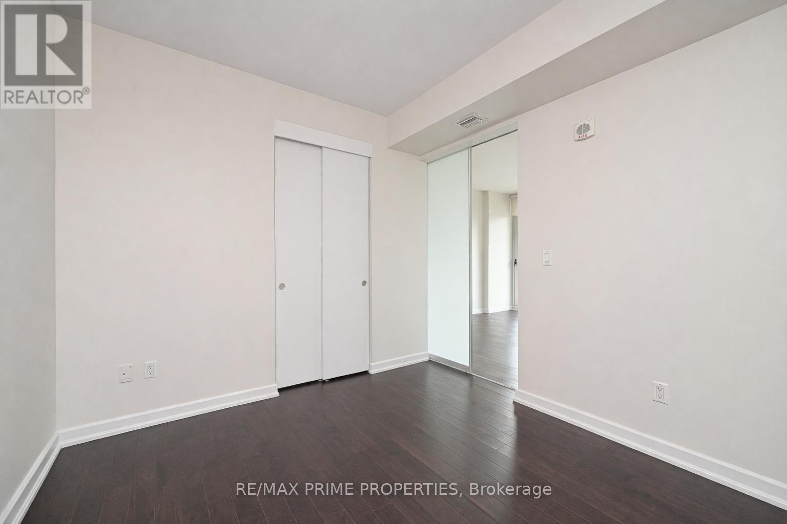 #506 300 LISGAR STREET - 17